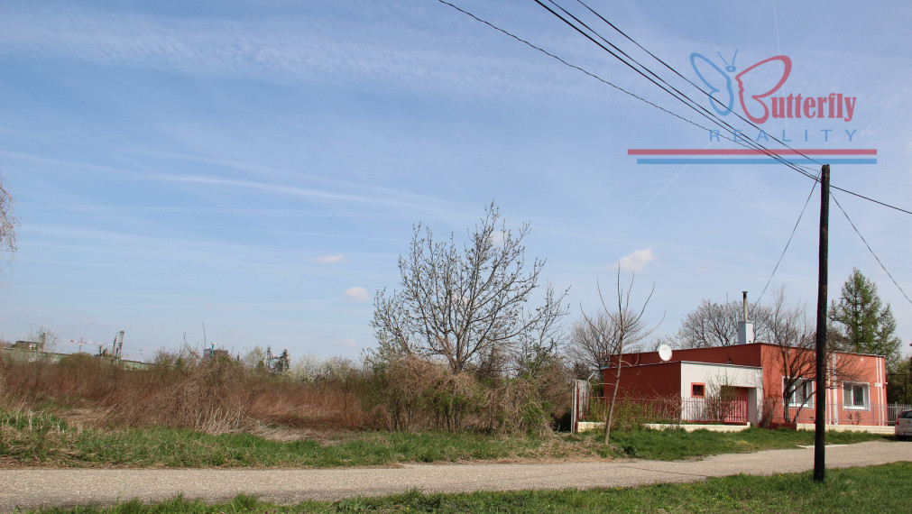 P R E D A J  POZEMOK  V BRATISLAVE V RUŽINOVE NA JASTRABEJ ULICI