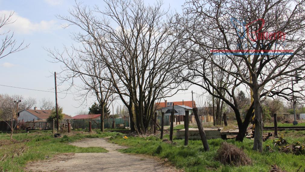 P R E D A J  POZEMOK  V BRATISLAVE V RUŽINOVE NA JASTRABEJ ULICI