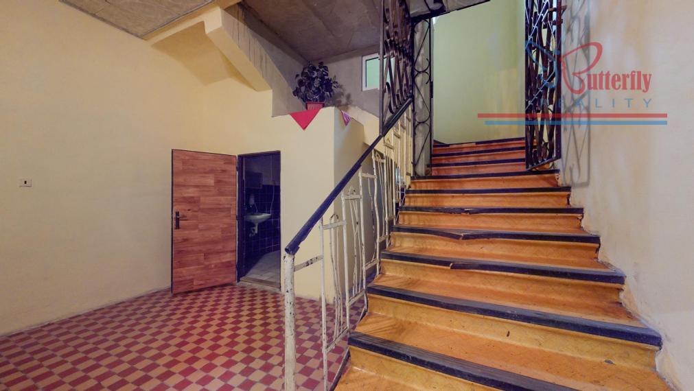 P R E D A J polyfunkčný objekt s reštauráciou v Handlovej