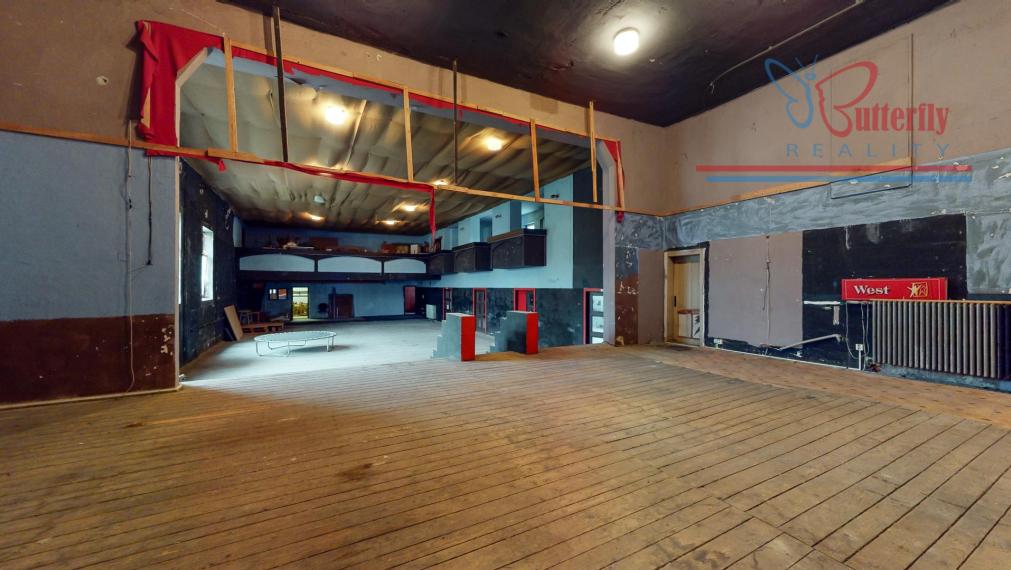 P R E D A J polyfunkčný objekt s reštauráciou v Handlovej