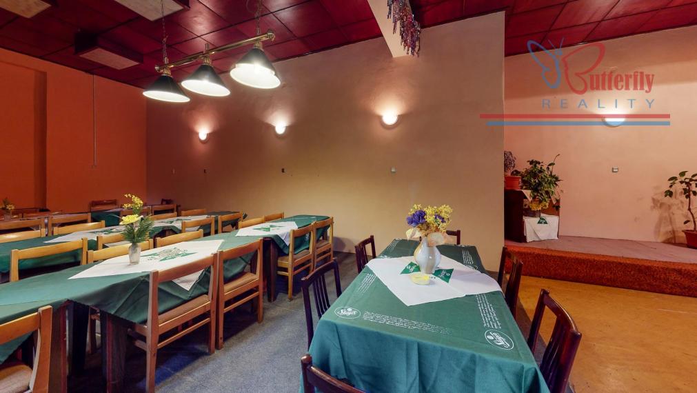 P R E D A J polyfunkčný objekt s reštauráciou v Handlovej