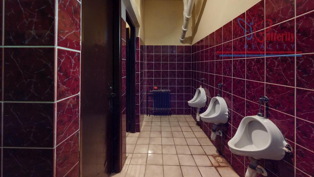 P R E D A J polyfunkčný objekt s reštauráciou v Handlovej