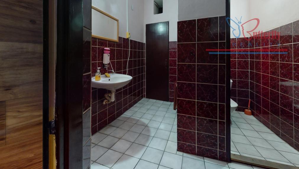 P R E D A J polyfunkčný objekt s reštauráciou v Handlovej