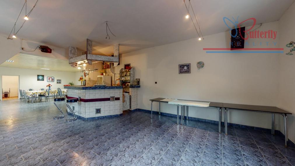 P R E D A J polyfunkčný objekt s reštauráciou v Handlovej