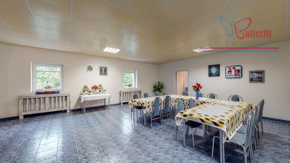 P R E D A J polyfunkčný objekt s reštauráciou v Handlovej