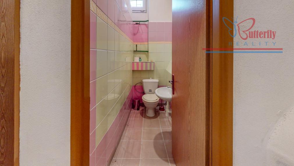 P R E D A J polyfunkčný objekt s reštauráciou v Handlovej