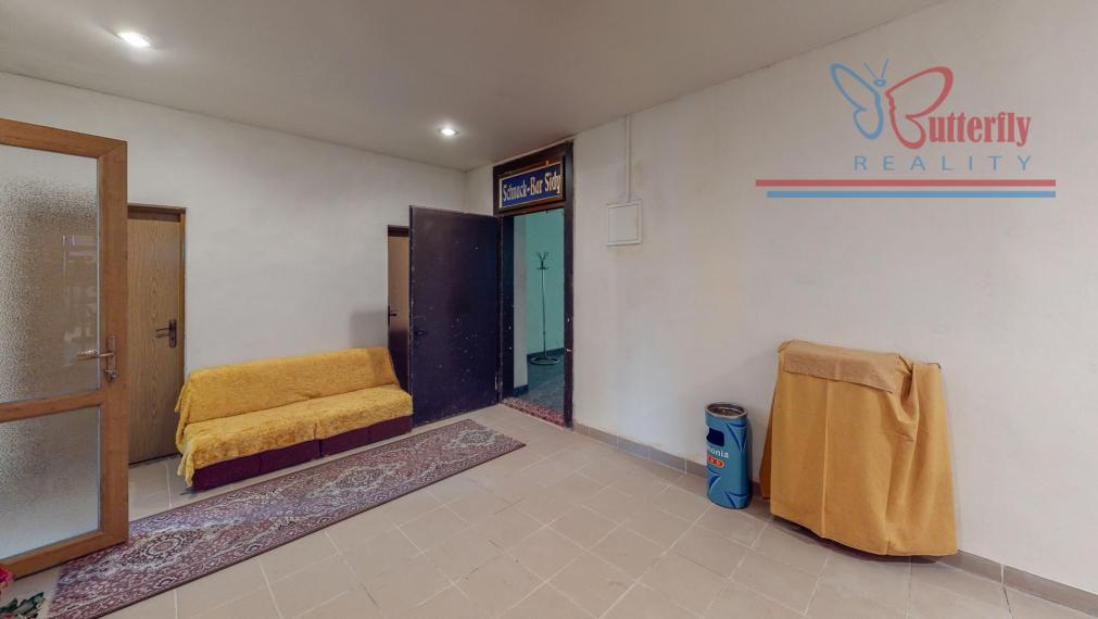 P R E D A J polyfunkčný objekt s reštauráciou v Handlovej