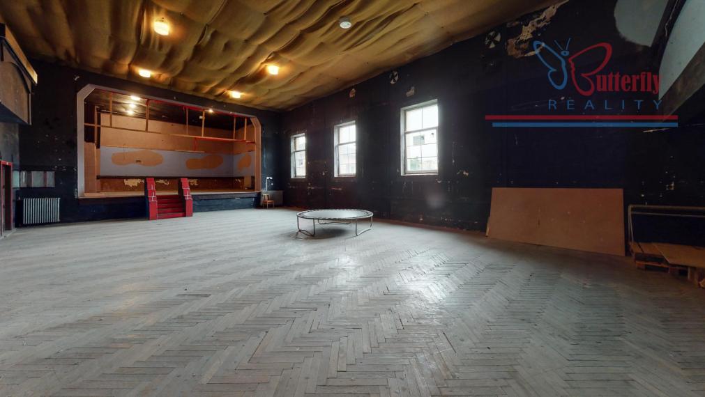 P R E D A J polyfunkčný objekt s reštauráciou v Handlovej