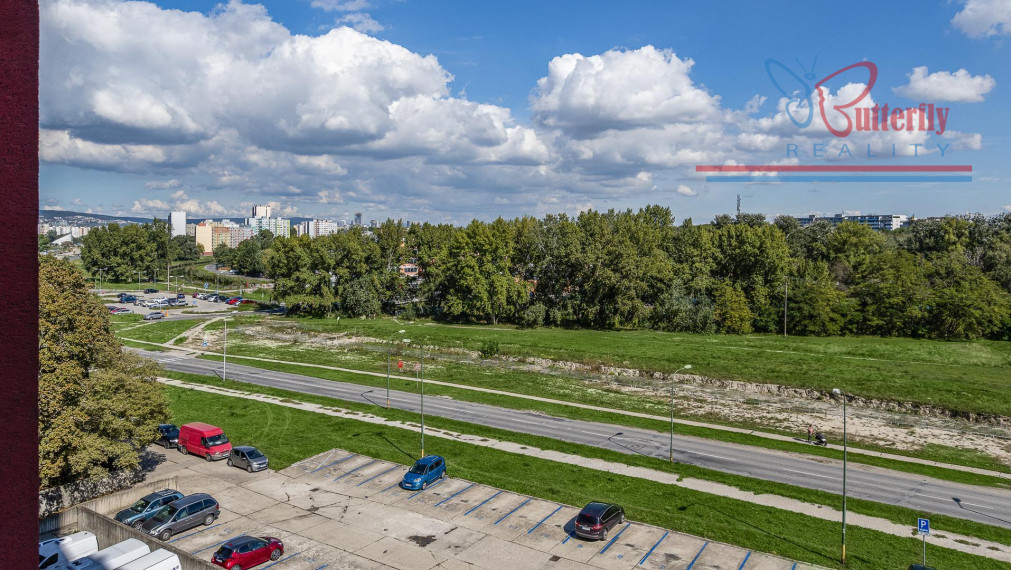 P R E N Á J O M  1-izbový byt na Beňadickej ulici