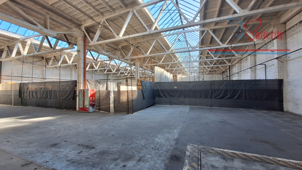 NA PRENÁJOM: sklady, kancelárie, spevnené plochy – Kopčianska ul.