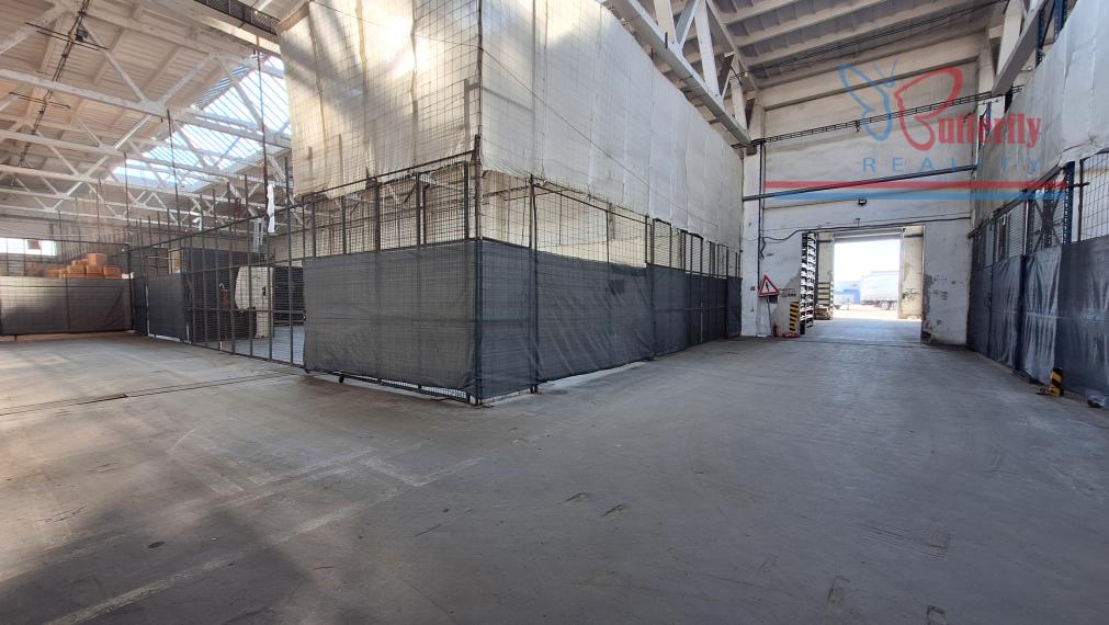 NA PRENÁJOM: sklady, kancelárie, spevnené plochy – Kopčianska ul.