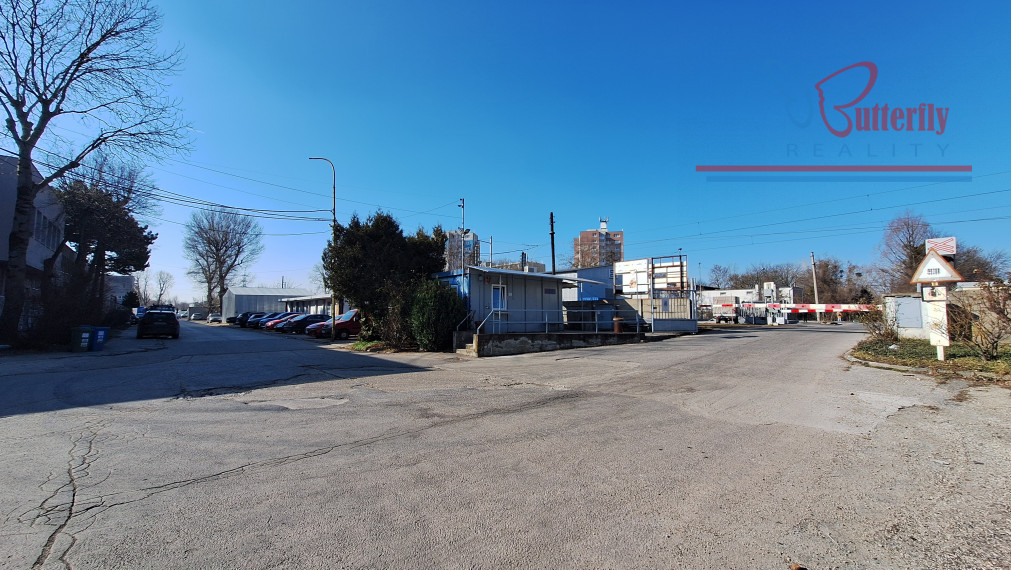 NA PRENÁJOM: sklady, kancelárie, spevnené plochy – Kopčianska ul.