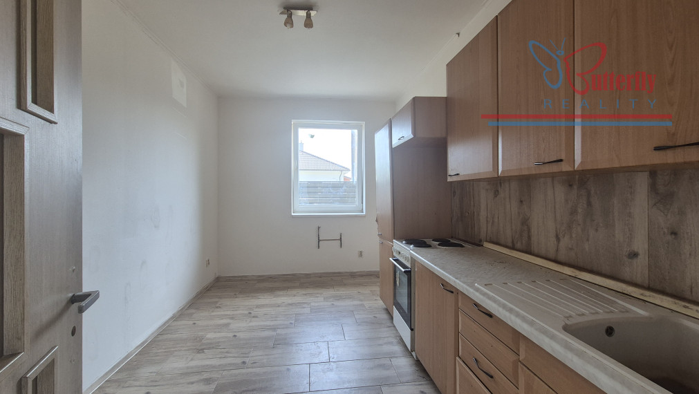 Predaj 4 izbový dom Kolárovo, Poľná 19