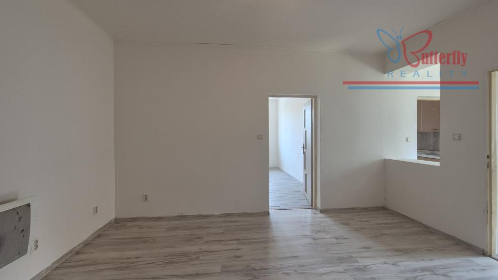 Predaj 4 izbový dom Kolárovo, Poľná 19