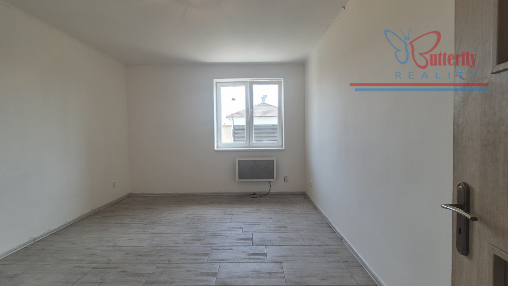 Predaj 4 izbový dom Kolárovo, Poľná 19