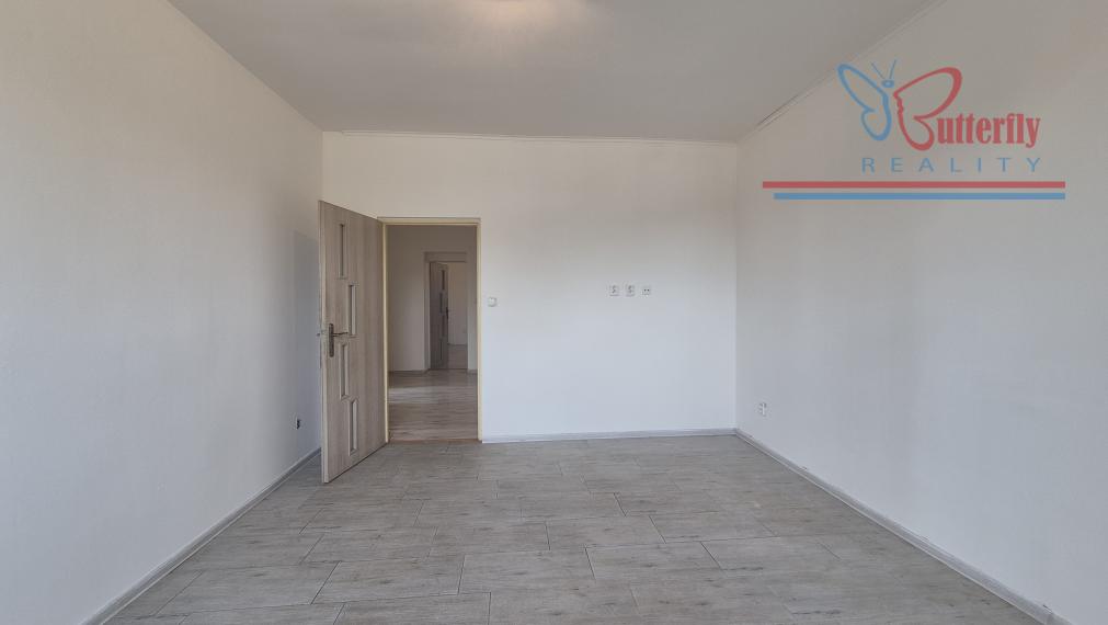 Predaj 4 izbový dom Kolárovo, Poľná 19