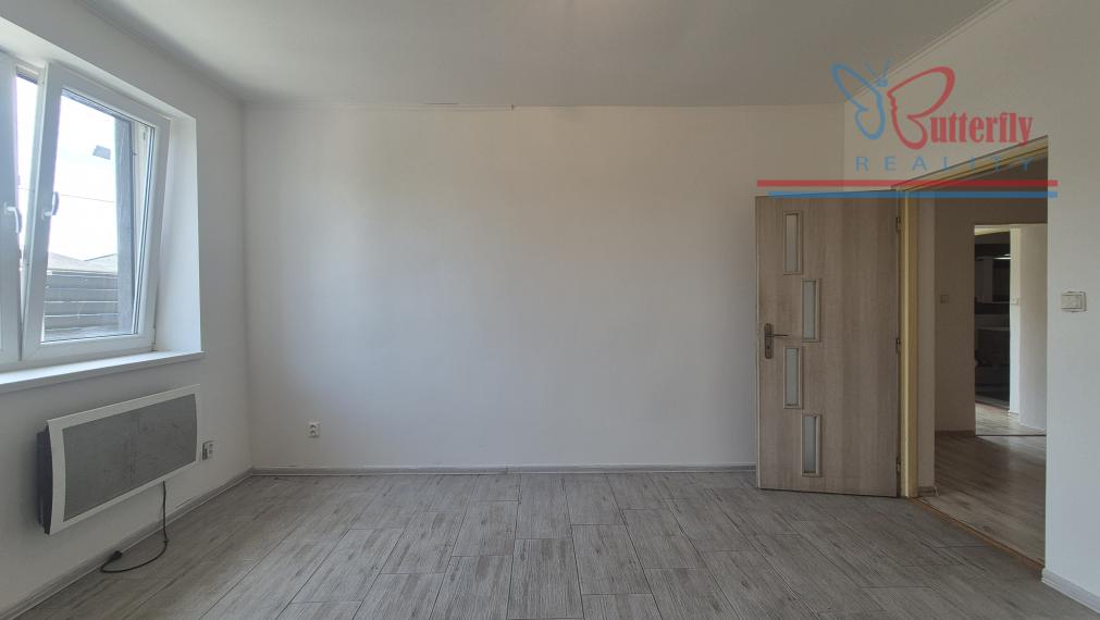 Predaj 4 izbový dom Kolárovo, Poľná 19