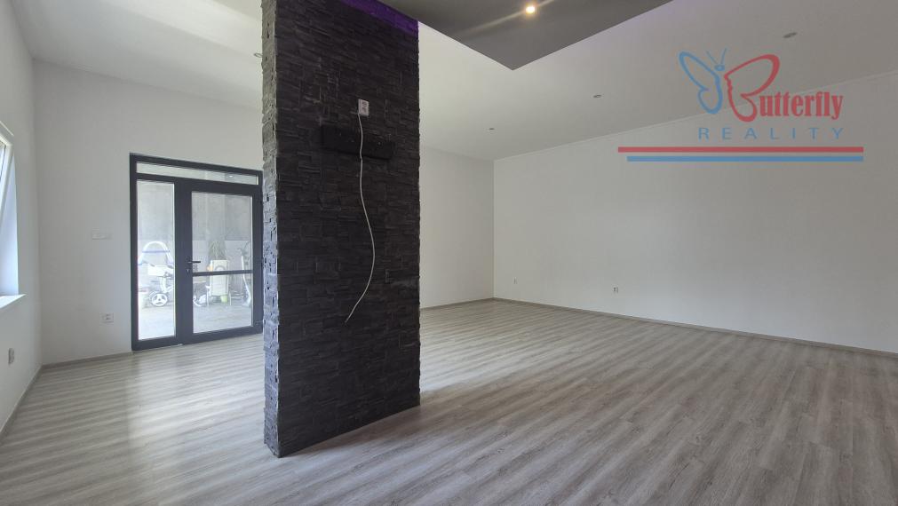 Predaj 4 izbový dom Kolárovo, Poľná 19