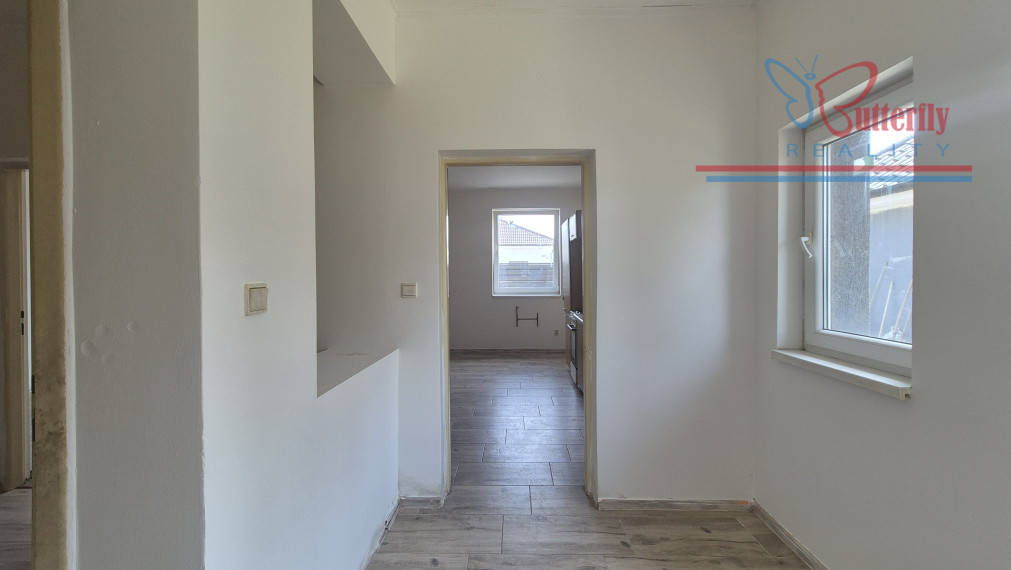 Predaj 4 izbový dom Kolárovo, Poľná 19