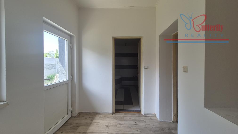 Predaj 4 izbový dom Kolárovo, Poľná 19