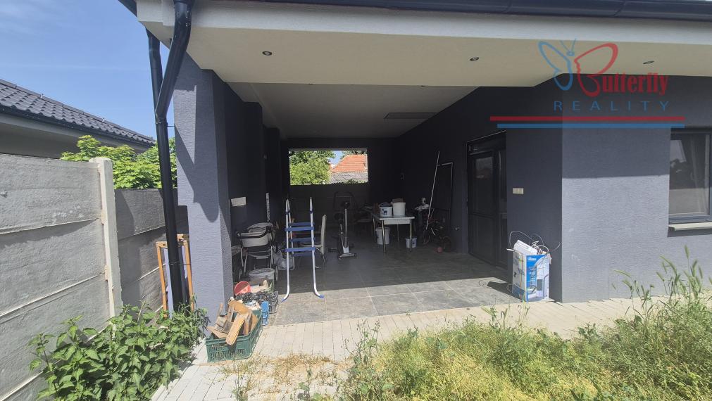 Predaj 4 izbový dom Kolárovo, Poľná 19