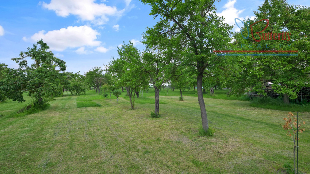 P R E D A J  POZEMOK  V TOMÁŠOVE NA TEHELNEJ ULICI