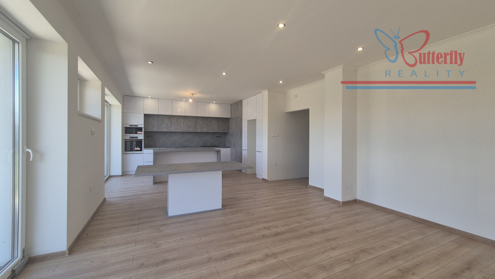 Predaj 4 izbový dom BUNGALOV v obci Dvory nad Žitavou