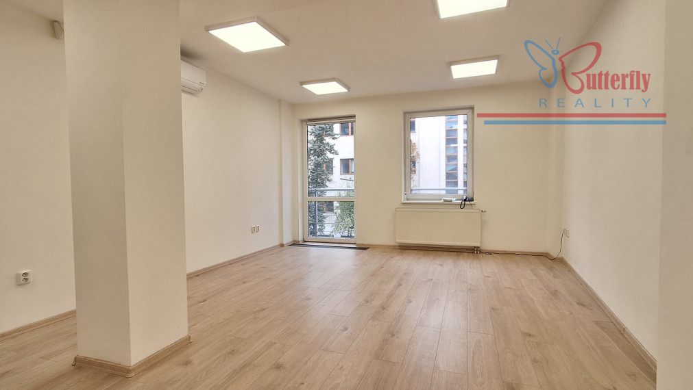 NA PRENÁJOM: kancelárie 26 m2, 28 m2, 30 m2, Jozefská ul., Staré Mesto