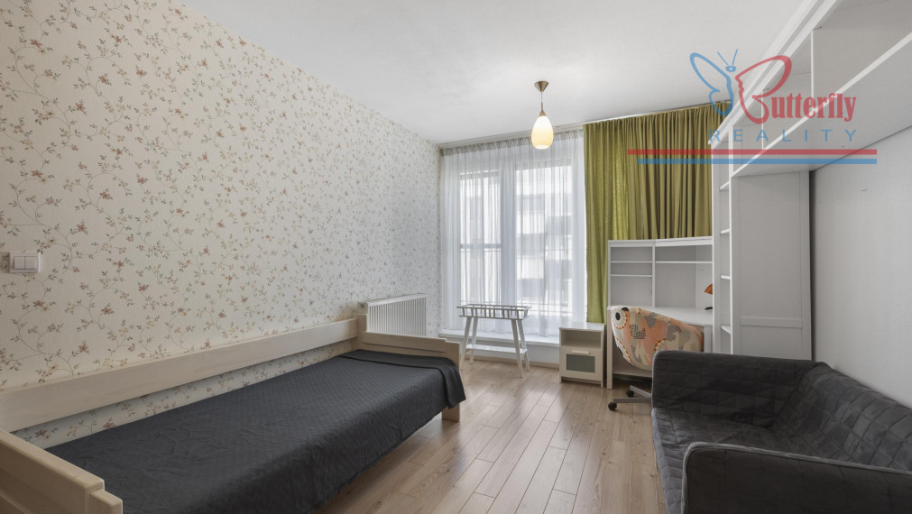 Butterfly-reality Vám exkluzívne ponúka na prenájom priestranný 4-izbový mezonet v tichej a zelenej lokalite Slanec