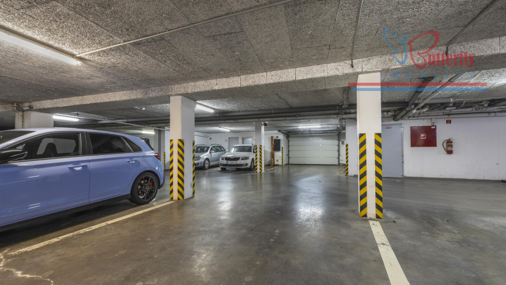 Butterfly-reality Vám exkluzívne ponúka na prenájom priestranný 4-izbový mezonet v tichej a zelenej lokalite Slanec