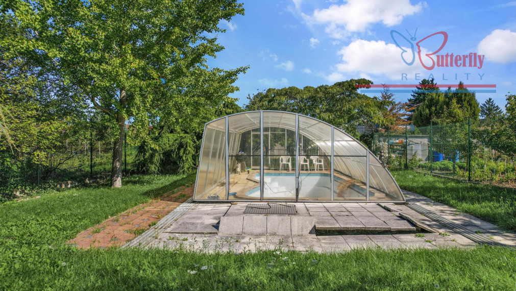 NA P R E D A J  POZEMOK  V JAROVCIACH NA TRNKOVEJ ULICI