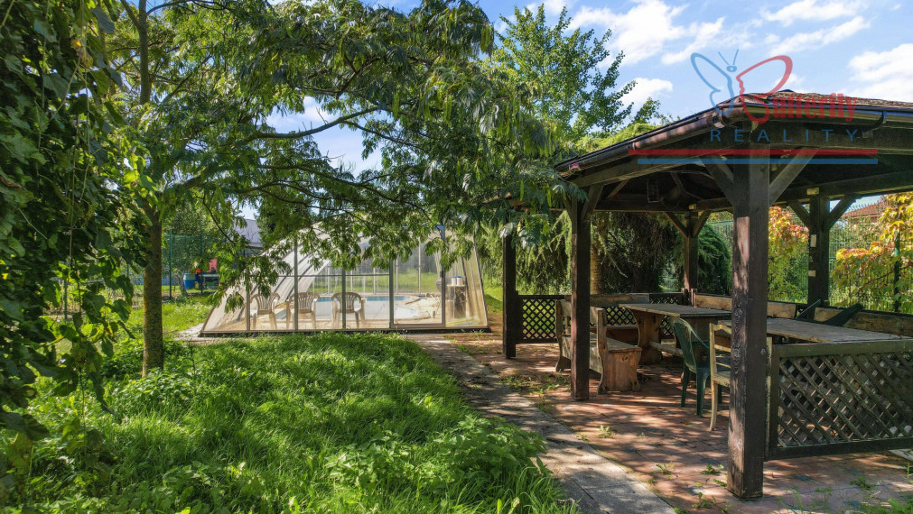 NA P R E D A J  POZEMOK  V JAROVCIACH NA TRNKOVEJ ULICI