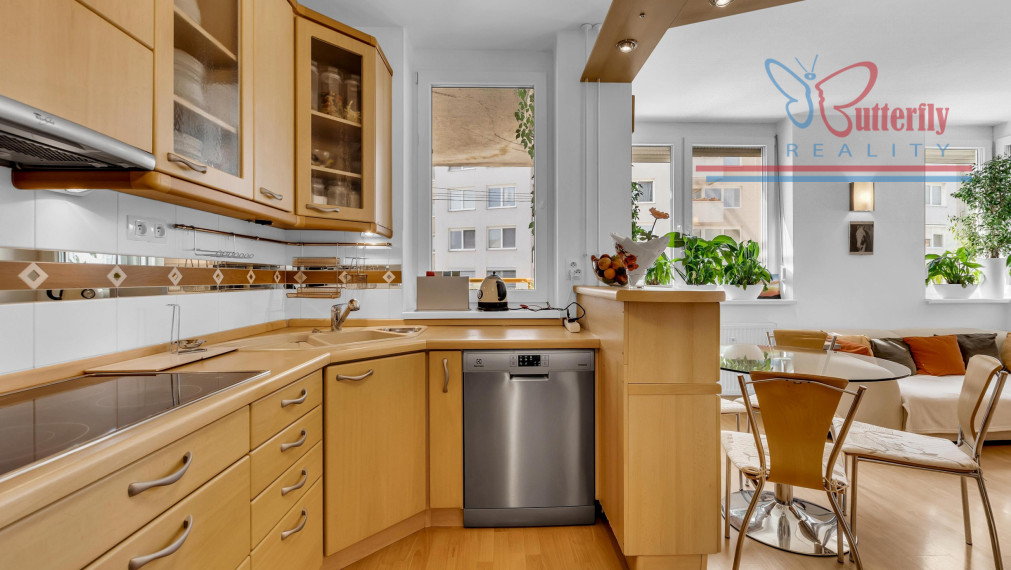 REZERVOVANÝ: 3 izb. byt s garážou, Špieszova ul., Karlova Ves