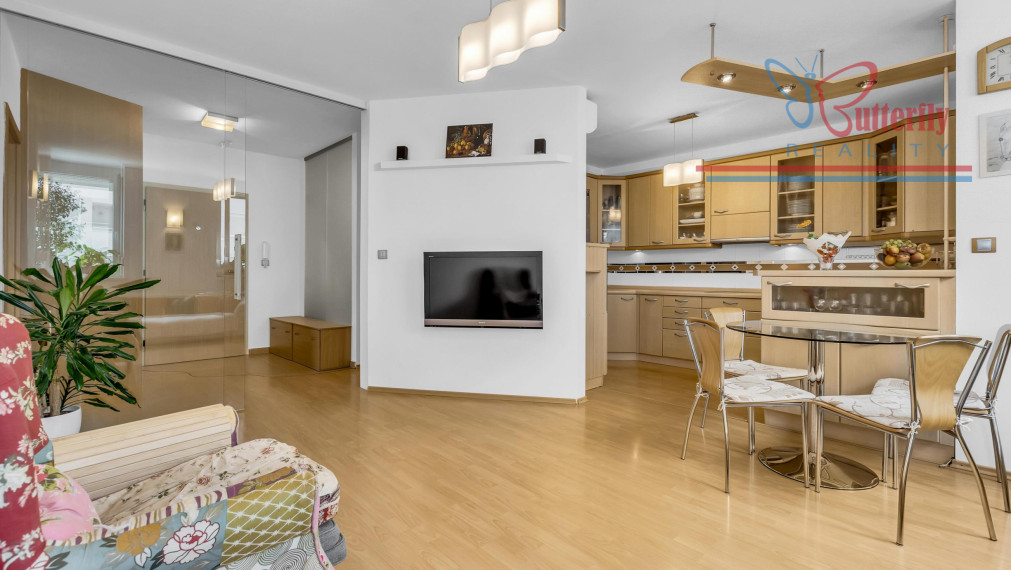 REZERVOVANÝ: 3 izb. byt s garážou, Špieszova ul., Karlova Ves