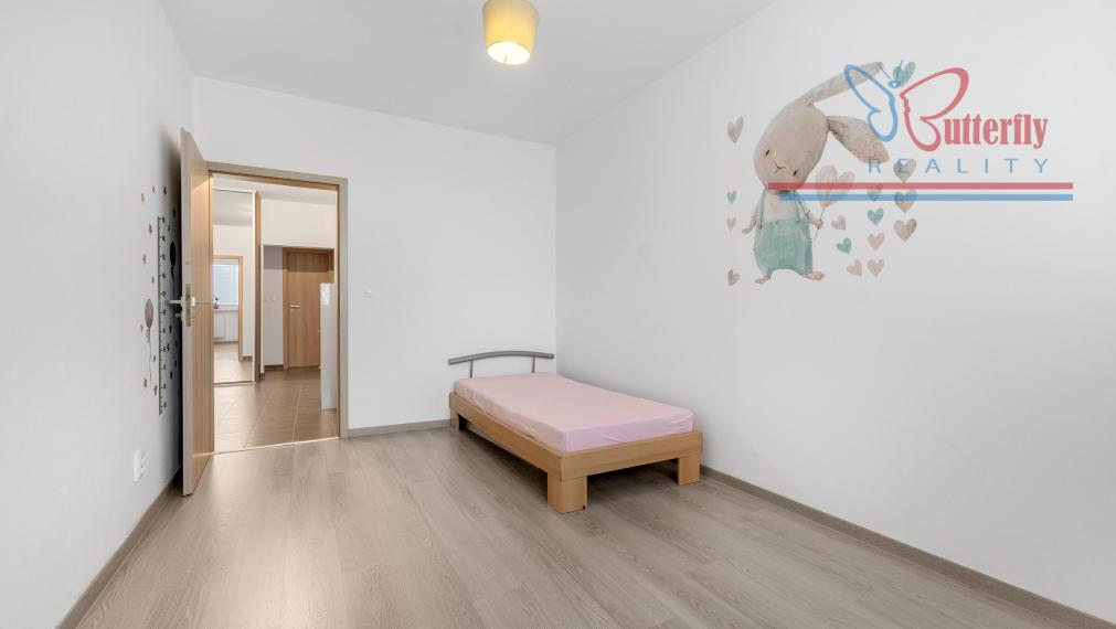 REZERVOVANÝ Veľký 4i zrenovovaný byt, 97m2, Hrobákova, Petržalka