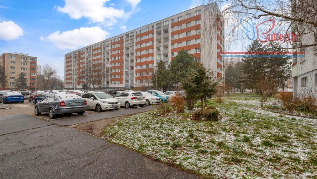 REZERVOVANÝ Veľký 4i zrenovovaný byt, 97m2, Hrobákova, Petržalka