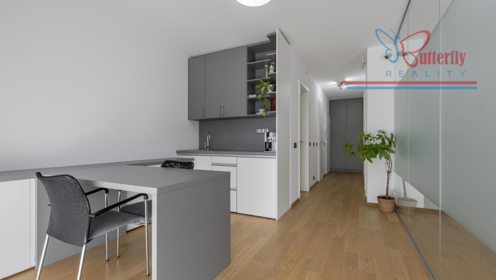 P R E D A J 2-izbový byt: Objavte bývanie, ktoré má štýl v projekte NiDO I, Tomášíkova, Bratislava – Nové Mesto