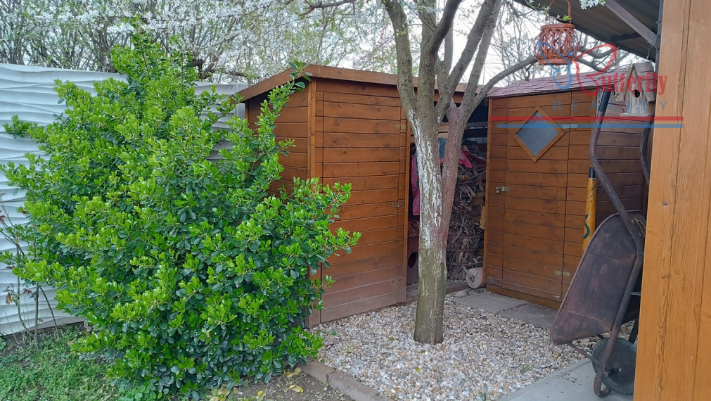 PREDAJ Záhrada 338m2, Ružinov. Elektrina, voda, chatky, wc