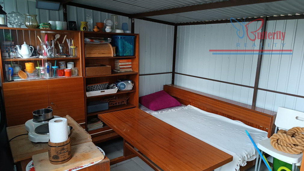 PREDAJ Záhrada 338m2, Ružinov. Elektrina, voda, chatky, wc