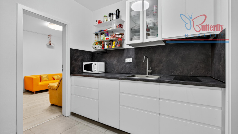 REZERVOVANÉ - 4-izbový byt na Púpavovej ulici, Bratislava - Karlova Ves