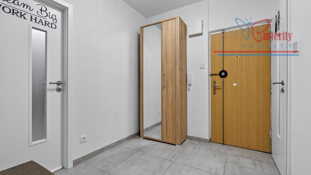 REZERVOVANÉ - 4-izbový byt na Púpavovej ulici, Bratislava - Karlova Ves