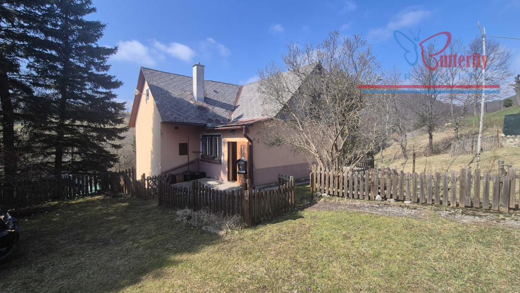 Predaj 2 izbový dom Valaská Belá pozemok 605 m2