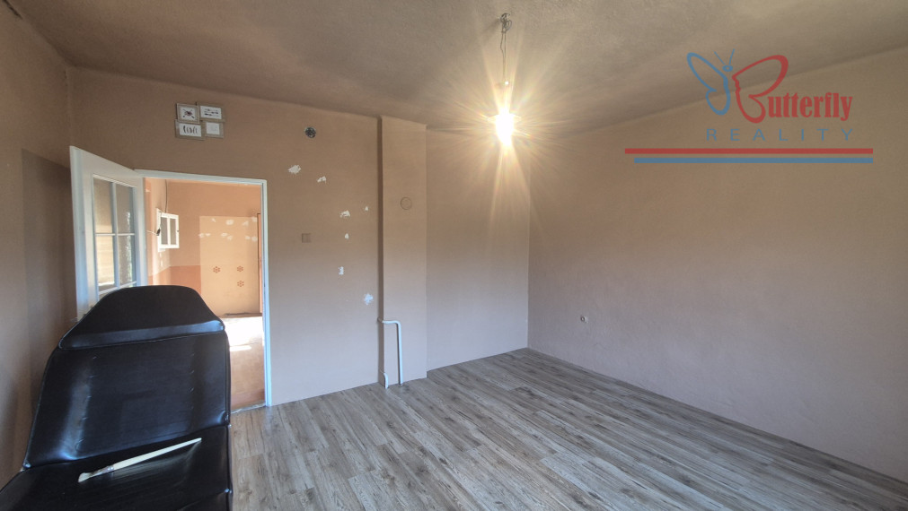 Predaj 2 izbový dom Valaská Belá pozemok 605 m2