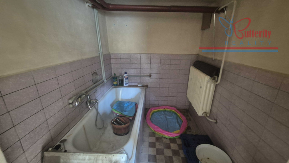 Predaj 2 izbový dom Valaská Belá pozemok 605 m2