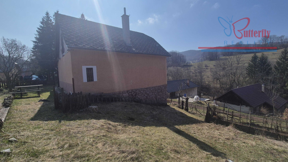 Predaj 2 izbový dom Valaská Belá pozemok 605 m2