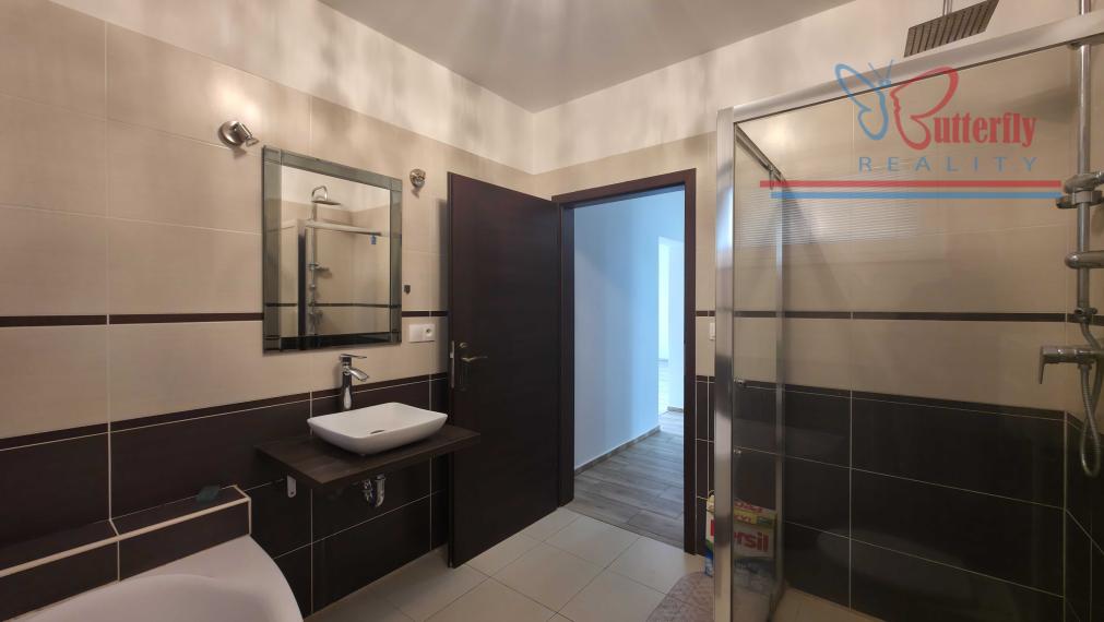 Predaj 4 izbový bungalov s pozemkom 663 m2 v obci Vydrany