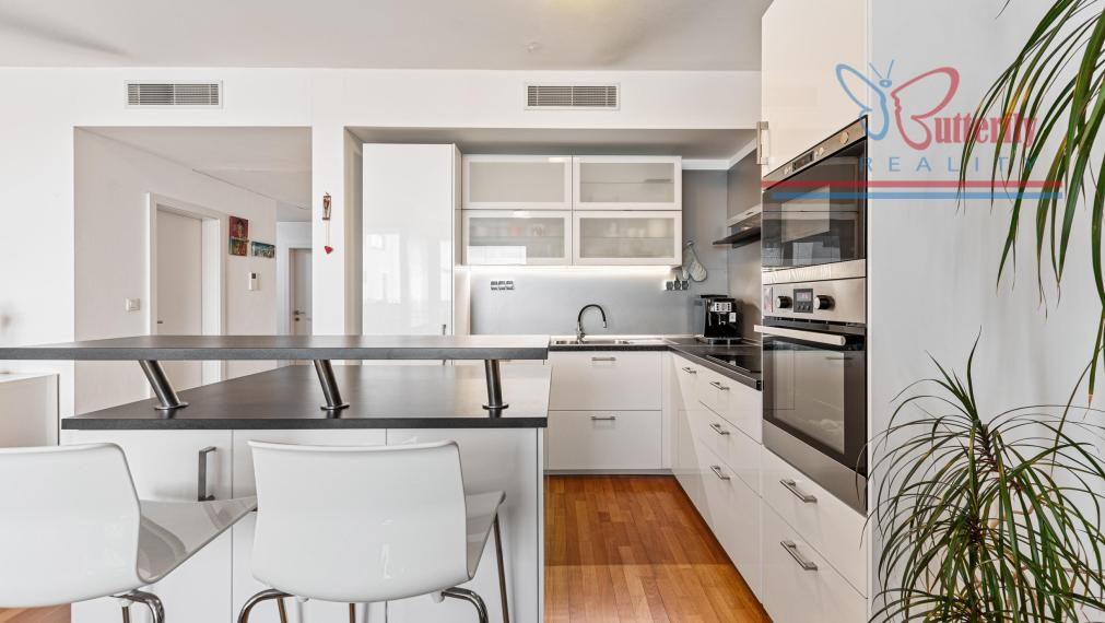 P R E N Á J O M   3 izb byt s predzáhradkou na Kolibe