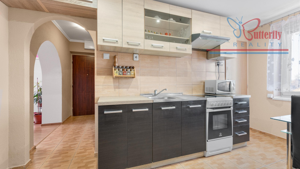 NA PREDAJ: tichý domov s kúskom prírody - zariadený 3 izb. byt so záhradkou v Lehniciach