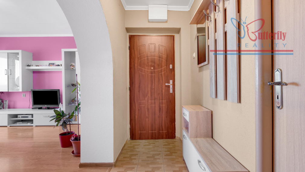 NA PREDAJ: tichý domov s kúskom prírody - zariadený 3 izb. byt so záhradkou v Lehniciach