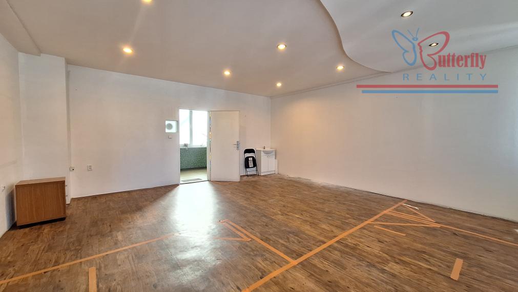 NA PRENÁJOM: sklady, kancelárie, spevnené plochy – Kopčianska ul.